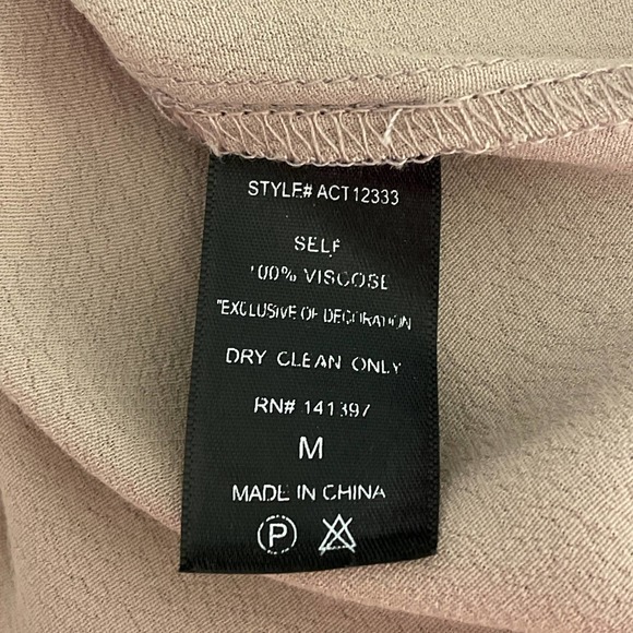 ASTR the Label Taupe 100% Viscose Long Sleeve Blouse Size Medium Pre-Owned - Picture 8 of 8